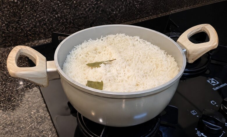 O segredo do arroz branco perfeito que atravessa gerações na cozinha