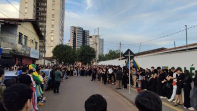 Anápolis se despede comovida de diretora de escola e sua companheira