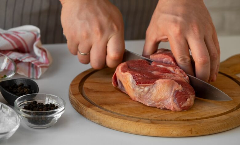 Como identificar a carne bovina fresca e evitar erros na hora da compra