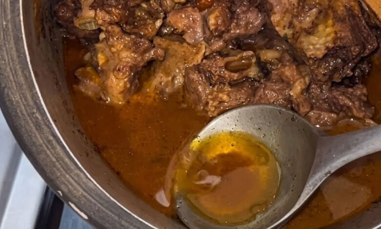 Segredo de família: como tirar o excesso de gordura da carne de panela de forma simples e eficaz