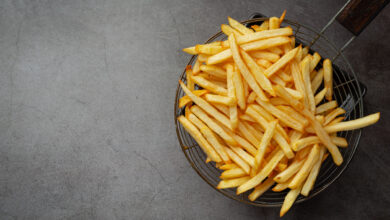 Anvisa alerta: como reduzir a acrilamida em batatas fritas e pães no dia a dia