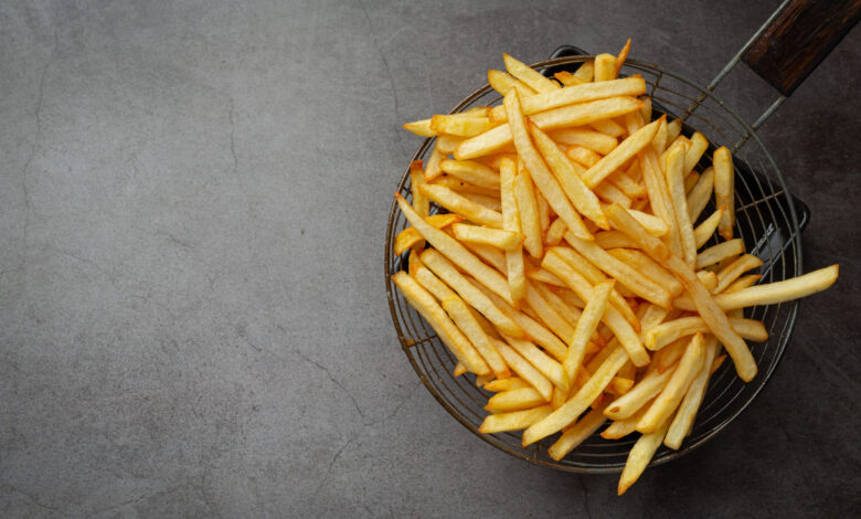 Anvisa alerta: como reduzir a acrilamida em batatas fritas e pães no dia a dia