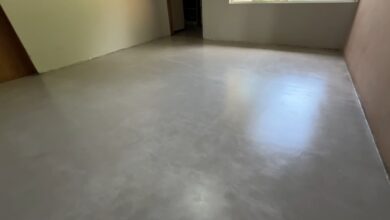 Microcimento redefine cozinhas modernas e supera porcelanato como tendência em 2026