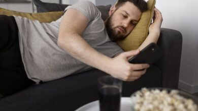 Desistência masculina do mercado de trabalho: raízes na infância, alertam economistas