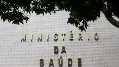 garotas. Enquanto os meninos aparecem em 38% dos casos, as meninas e adolescente