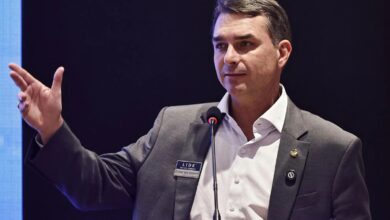 Levantamento revela 43% de ausência de Flávio Bolsonaro em votações nominais do Senado em 2026.