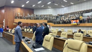 Câmara de Goiânia derruba vetos do prefeito em projetos sobre autismo, educação e licença-paternidade
