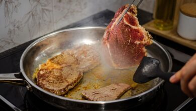 Segredos da frigideira: como evitar que o bife resseque e perca suculência