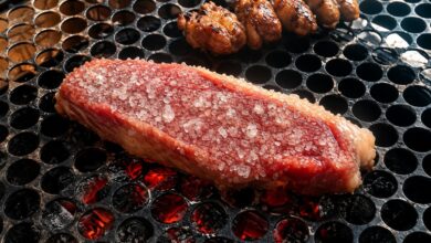 Sal grosso: churrasqueiro revela truque para carne suculenta e sem ressecamento