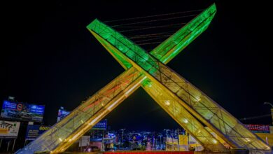 Viaduto Nelson Mandela recebe iluminação especial em apoio à Seleção Brasileira na Copa