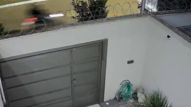 Câmera flagra morte de motociclista de 21 anos em colisão com caminhão em Goiânia