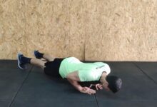 Flexão de tríceps: a variação simples que potencializa o treino de braços em casa