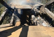 Incêndio criminoso destrói ponte vital e ameaça isolar quase 200 famílias em Goiás