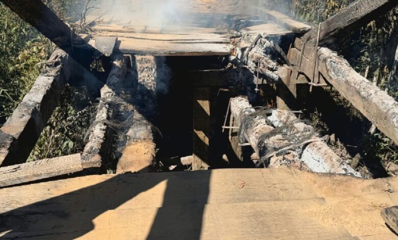 Incêndio criminoso destrói ponte vital e ameaça isolar quase 200 famílias em Goiás