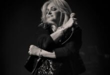 Bonnie Tyler, a voz inconfundível de 'Total Eclipse of the Heart', morre aos 75 anos