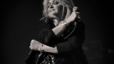 Bonnie Tyler, a voz inconfundível de 'Total Eclipse of the Heart', morre aos 75 anos