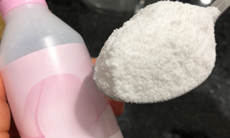 Água oxigenada e sal: a combinação caseira para limpeza que exige cautela