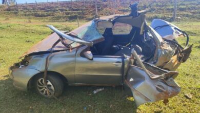 Ultrapassagem mal sucedida causa capotamento e deixa motorista ferido em Anápolis