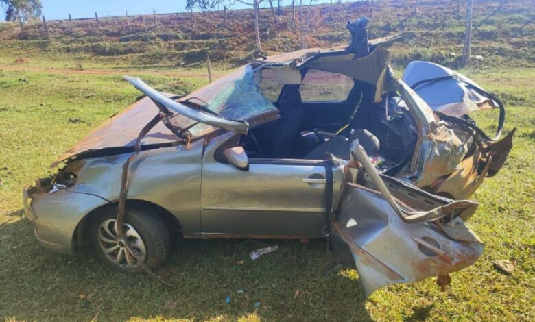 Ultrapassagem mal sucedida causa capotamento e deixa motorista ferido em Anápolis