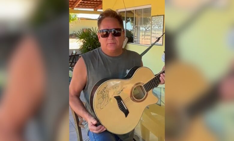 Apreensão e risadas: Leonardo aprende a usar o PIX e Poliana Rocha reage com bom humor