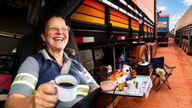 Mulher na estrada: Noemy supera preconceito e realiza o sonho de dirigir caminhão