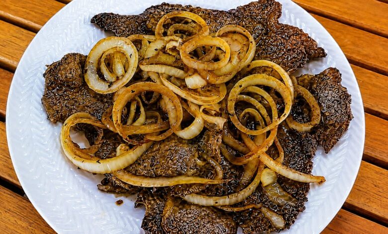 Temperar bife com alho antes do tempo: o erro que chefs alertam para evitar