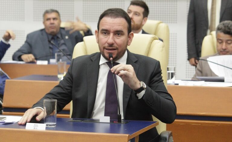 Auxílio locomoção para servidores da Educação em Goiânia é aprovado em plenário