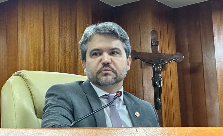 Câmara de Goiânia autoriza licença não remunerada para vereadores eleitos deputados