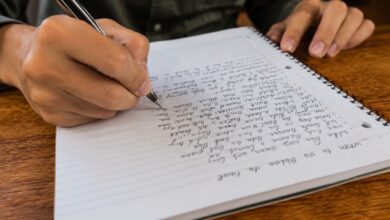 Grafologia e psicologia: o que a pressão da escrita pode sugerir sobre a personalidade