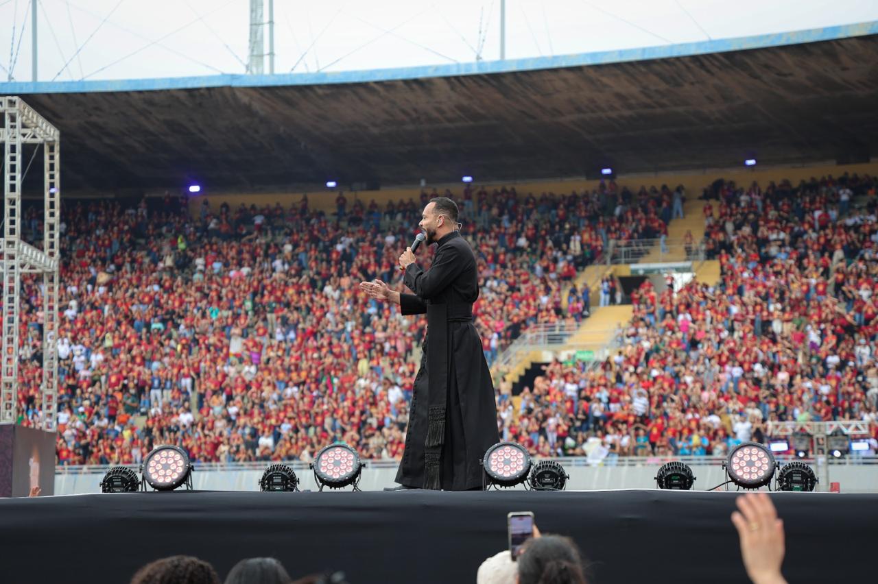 Totus Tuus expande fronteiras: Padre Marcos Rogério leva evento de fé aos Estados Unidos