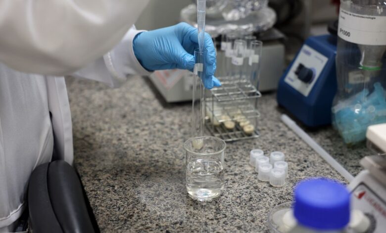 Brasil sanciona lei para impulsionar autonomia na produção de insumos e medicamentos