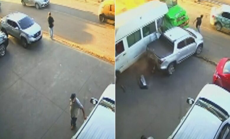 Pedestre escapa de atropelamento após caminhão desgovernado invadir loja em Itaberaí
