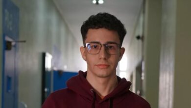 Perseverança e apoio familiar: jovem de escola pública conquista bolsa integral em Medicina na USP após três tentativas