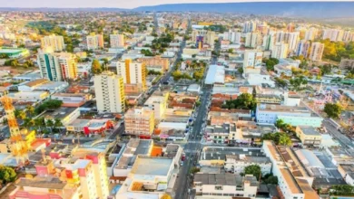 Radialista se diverte com reclamação inusitada sobre latidos gravados em Goiás
