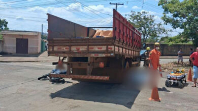 Acidente entre moto e caminhão deixa jovem de 20 anos morto na Vila Jaiara em Anápolis