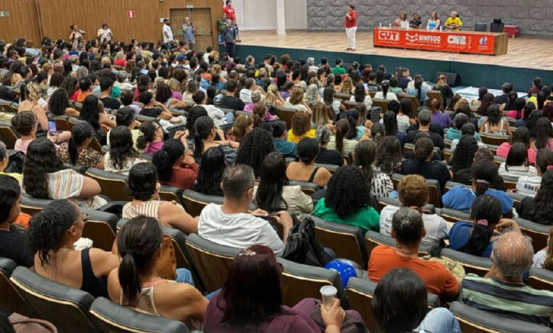 Acordo encerra greve de servidores administrativos em Goiânia e garante retorno às escolas