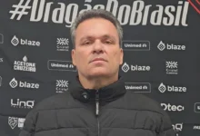 Adson defende Paulo Vítor após denúncia de racismo em partida contra o Juventude