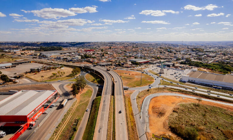 Anápolis inicia obra para nova faixa de acesso no trevo da Havan