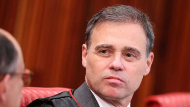 André Mendonça assume relatoria de ação contra reajuste do Bolsa Família