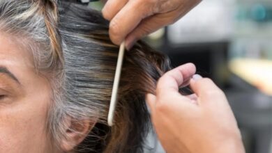 Cabelo branco amarelado: entenda por que a oxidação altera a cor dos fios