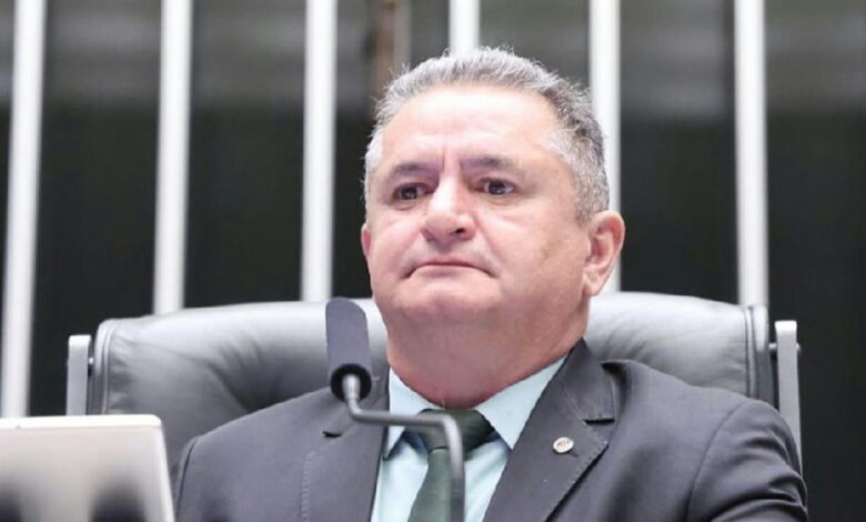 Câmara debate projeto para proibir familiares na suplência ao Senado