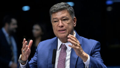 Carlos Viana aciona Conselho de Ética contra Alcolumbre por travar impeachment de Moraes
