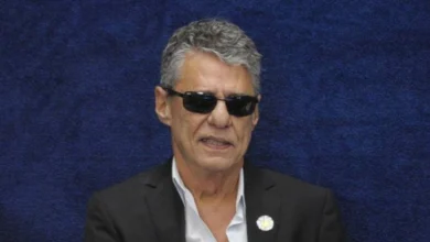 Chico Buarque relata ameaça de morte e defesa busca abertura de inquérito