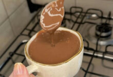 Chocolate quente cremoso: aprenda a receita prática com apenas 3 ingredientes