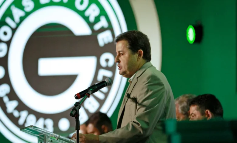 Conselho do Goiás aprova empréstimo milionário para regularizar salários do elenco