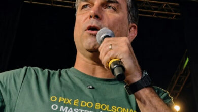 Defesa de Flávio Bolsonaro aciona Fux no STF para remover publicação sobre Nossa Senhora Aparecida