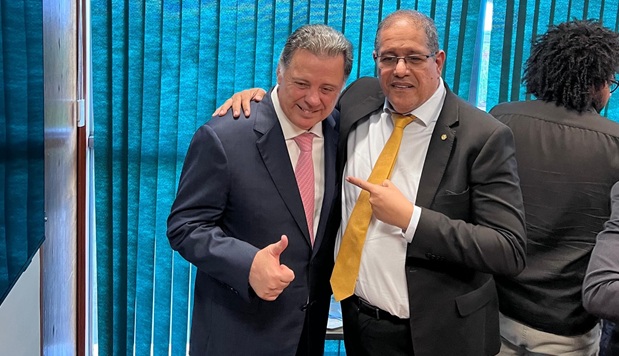Desistência de Jeferson Rodrigues enfraquece chapa federal do PSDB em Goiás