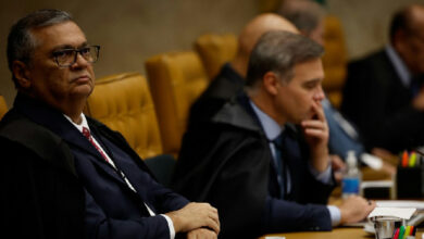 Dino questiona promessa de encerramento de inquéritos no Supremo Tribunal Federal