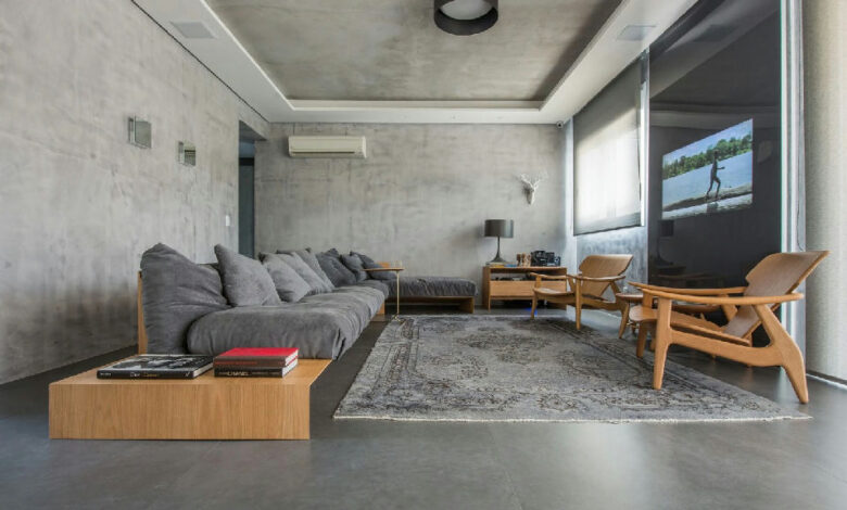 Economia e praticidade de cerâmica, porcelanato e cimento queimado em casas simples para 2026
