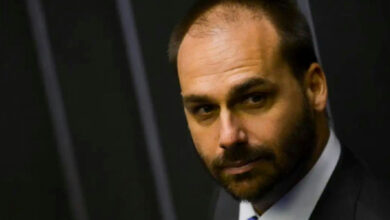 Eduardo Bolsonaro é demitido da Polícia Federal por abandono de cargo